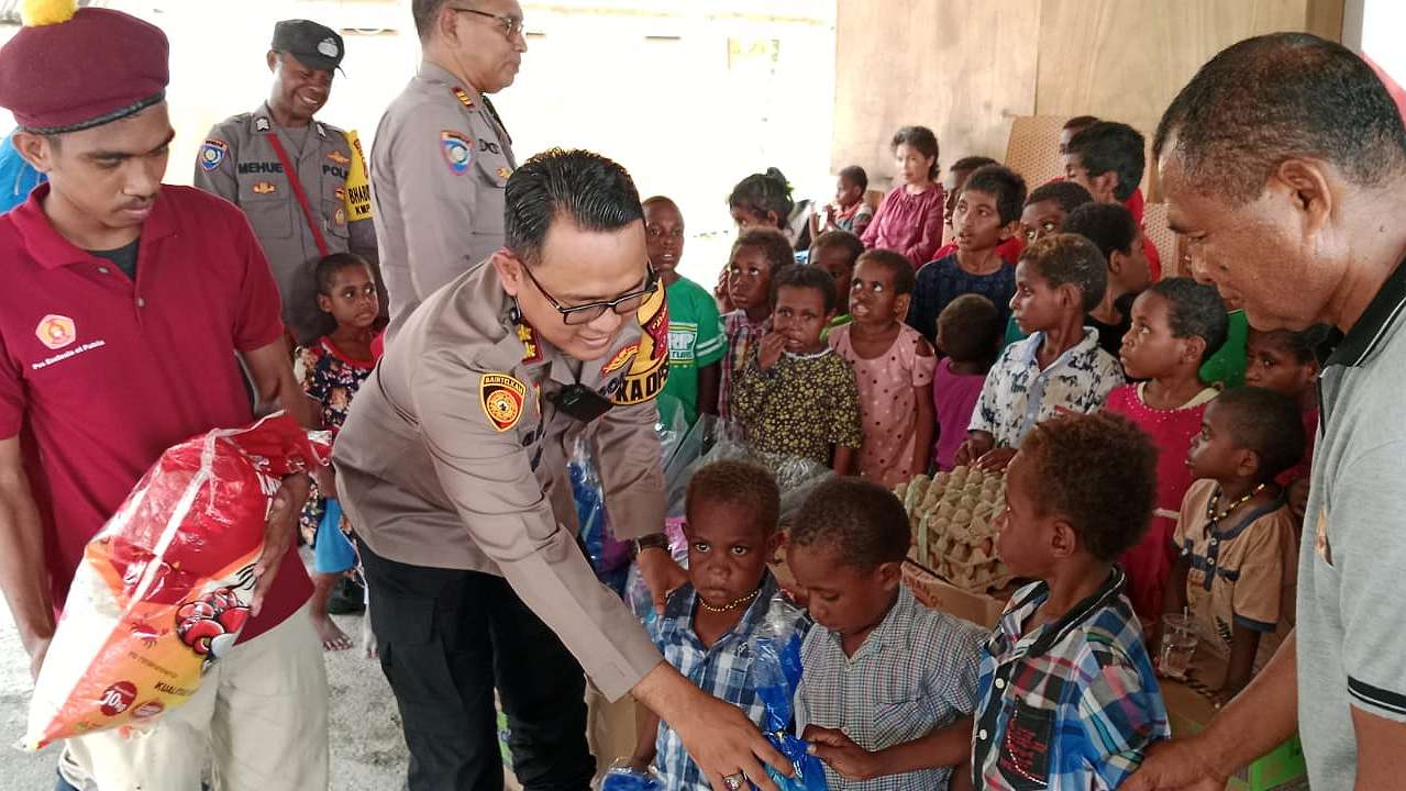 sambut-ramadan-polres-mimika-okp-cipayung-timika-baksos