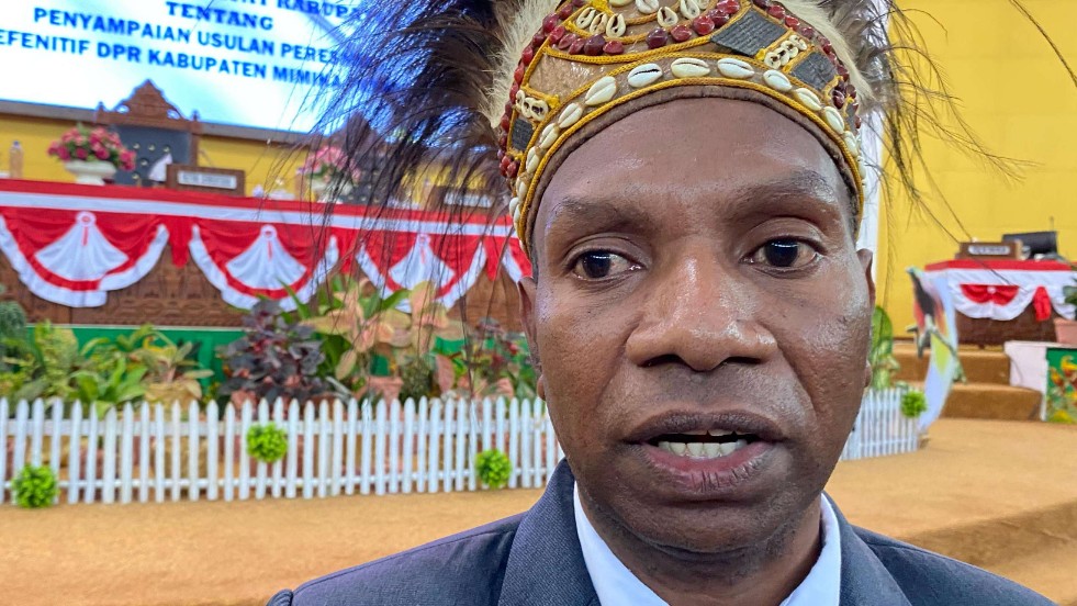 diusulkan-jadi-ketua-dprk-mimika-primus-apbd-besar-harus-mampu-atasi-kemiskinan