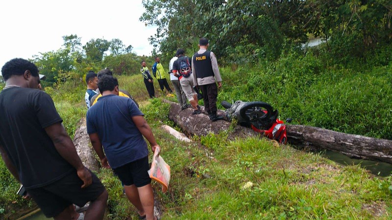 diduga-korban-kecelakaan-pria-ini-ditemukan-meninggal-di-sp3-timika