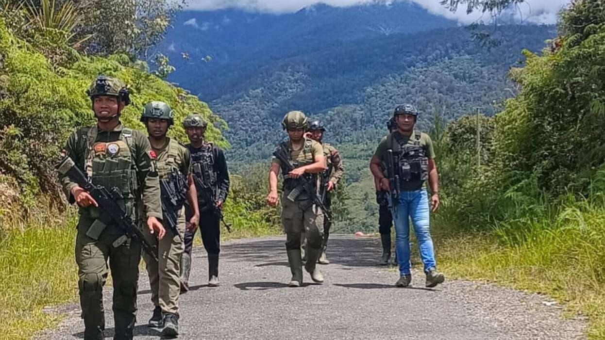 satgas-operasi-damai-cartenz-selidiki-dua-otk-pelaku-penembakan-di-intan-jaya