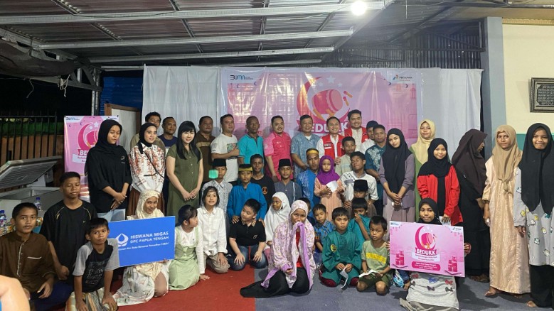 pertamina-patra-niaga-regional-papua-maluku-santuni-anak-panti-asuhan-laskar-pelangi-timika