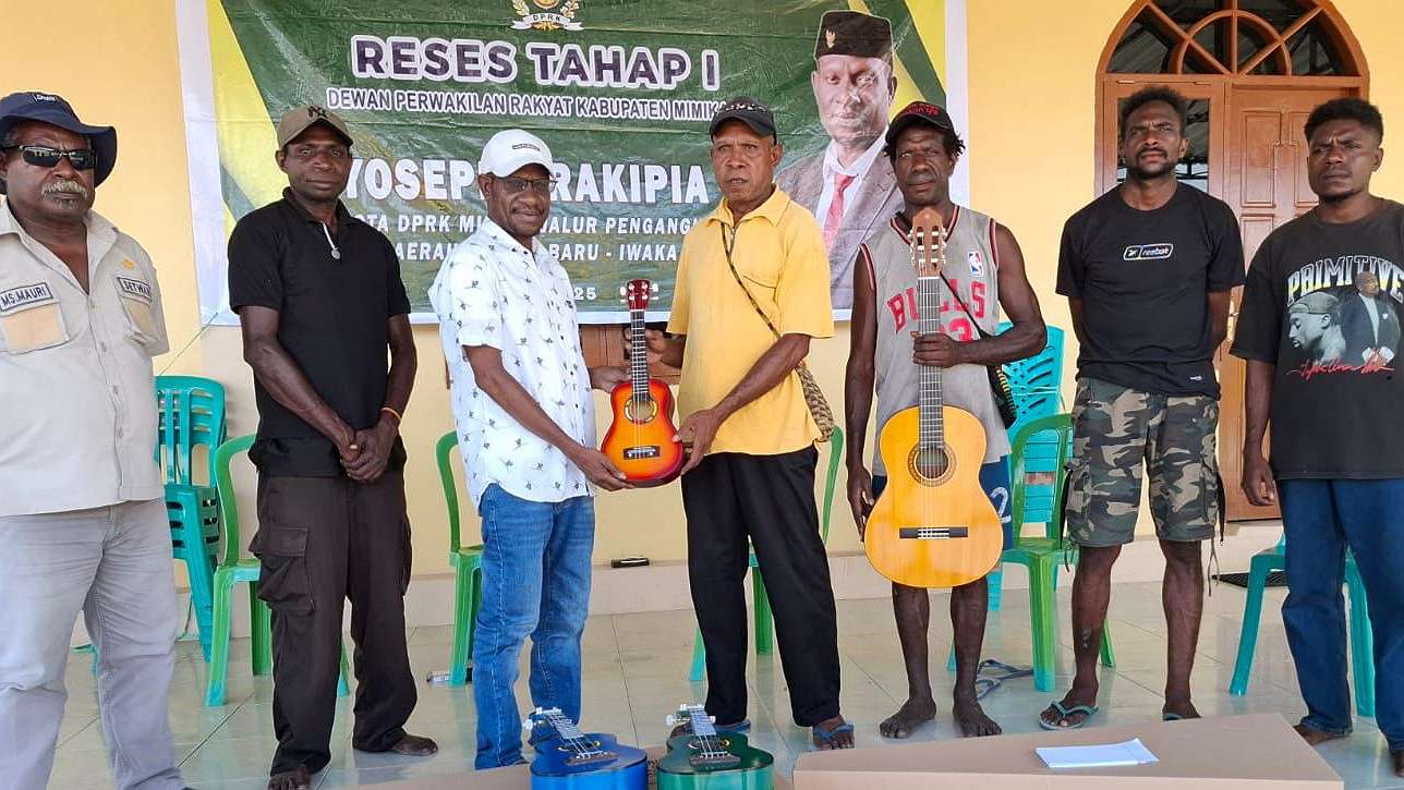 warga-keluhkan-jalan-pasar-air-bersih-pengangguran-yoseph-erakipia-janji-perjuangkan