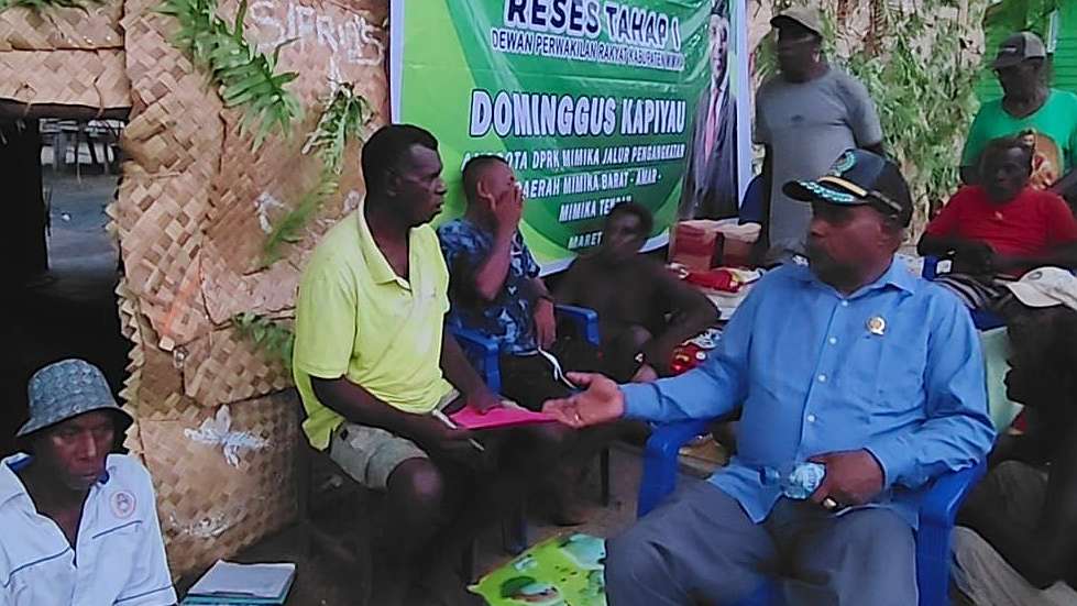 dominggus-kapiyau-janji-perjuangkan-aspirasi-warga-di-empat-kampung-mimika-barat