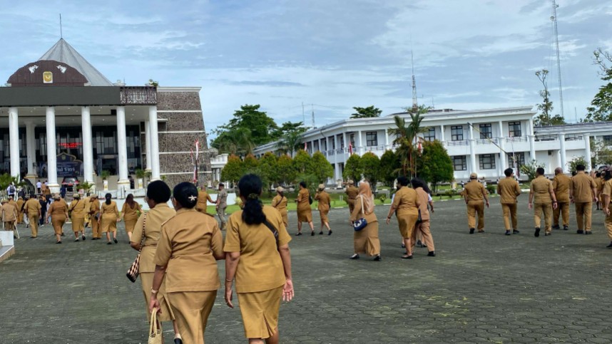 Pegawai Pemkab Mimika usai mengikuti apel pagi. Foto: Faris/ Papua60detik