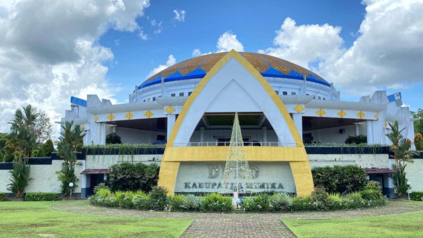 akd-dprk-mimika-terbentuk-elinus-b-mom-pimpin-komisi-iv