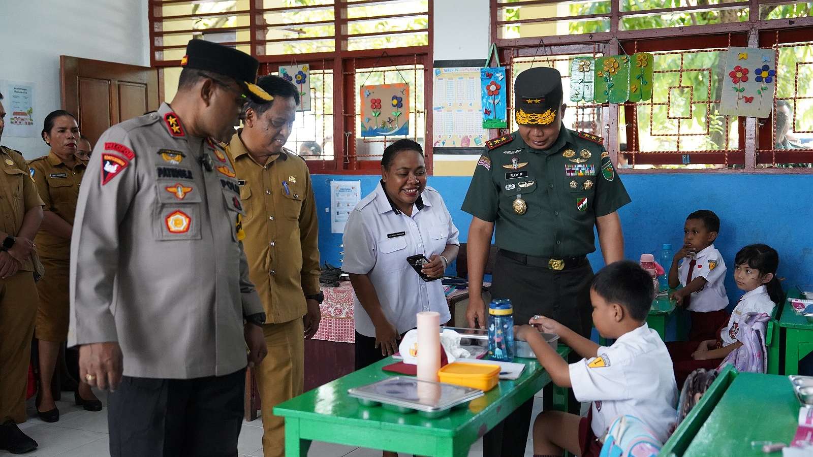 launching-mbg-di-kota-jayapura-sasar-empat-sekolah