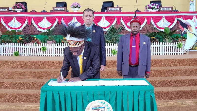 dprk-mimika-resmi-tetapkan-akd-momentum-perkuat-peran-pengawasan