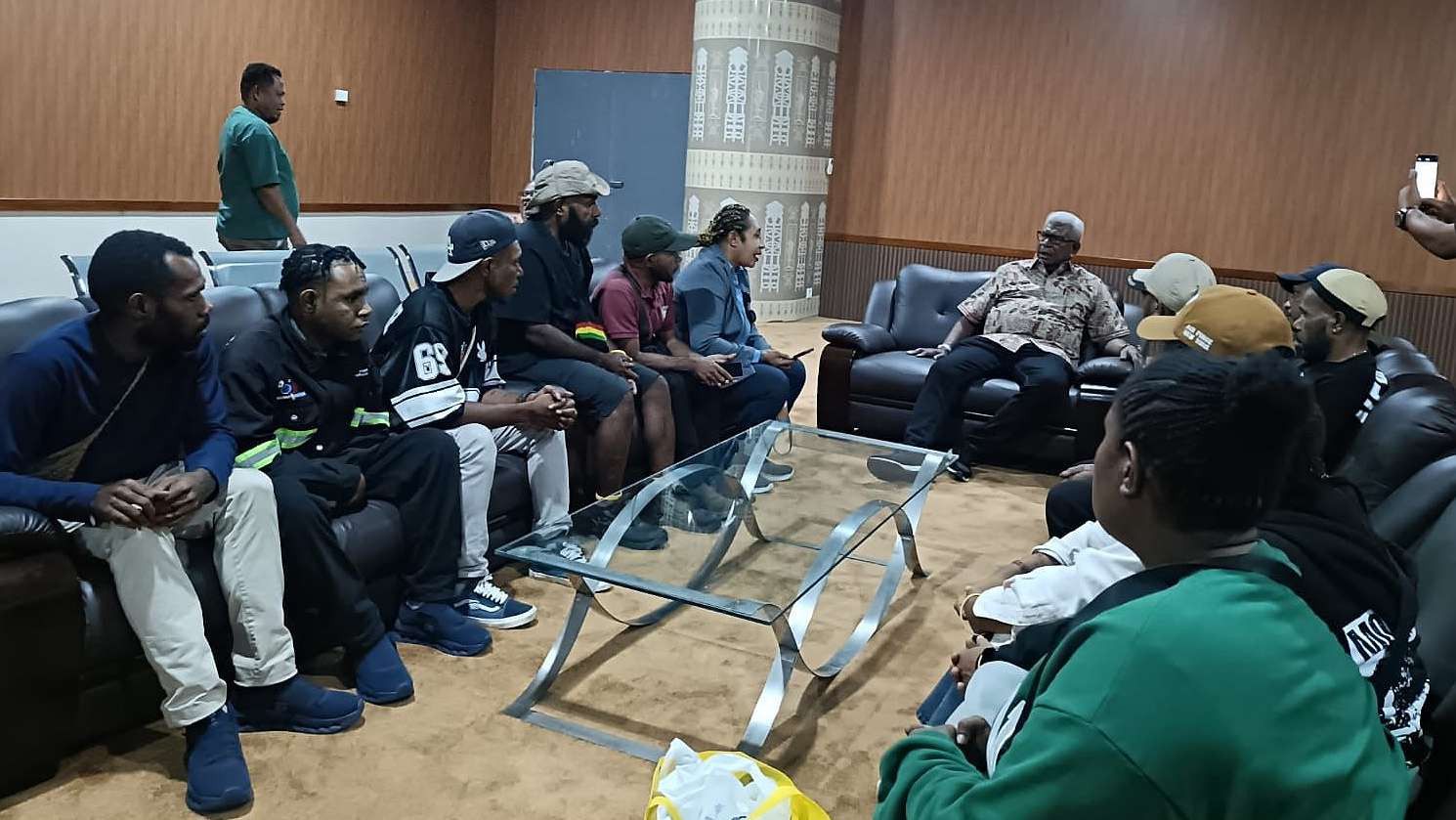 perekrutan-kerja-bodong-pemkab-mimika-turunkan-tim-pulangkan-warganya