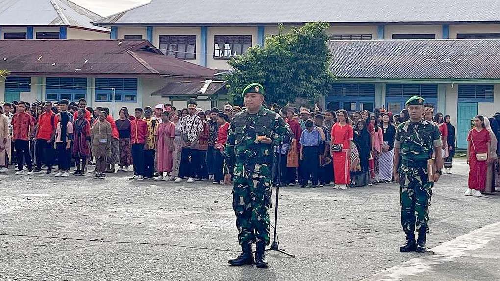 hardiknas-dandim-pimpin-upacara-di-smp-negeri-2-mimika