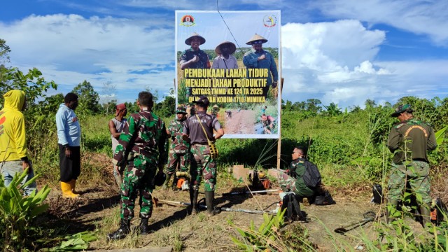 satgas-tmmd-kodim-mimika-buka-lahan-tidur-25-hektar