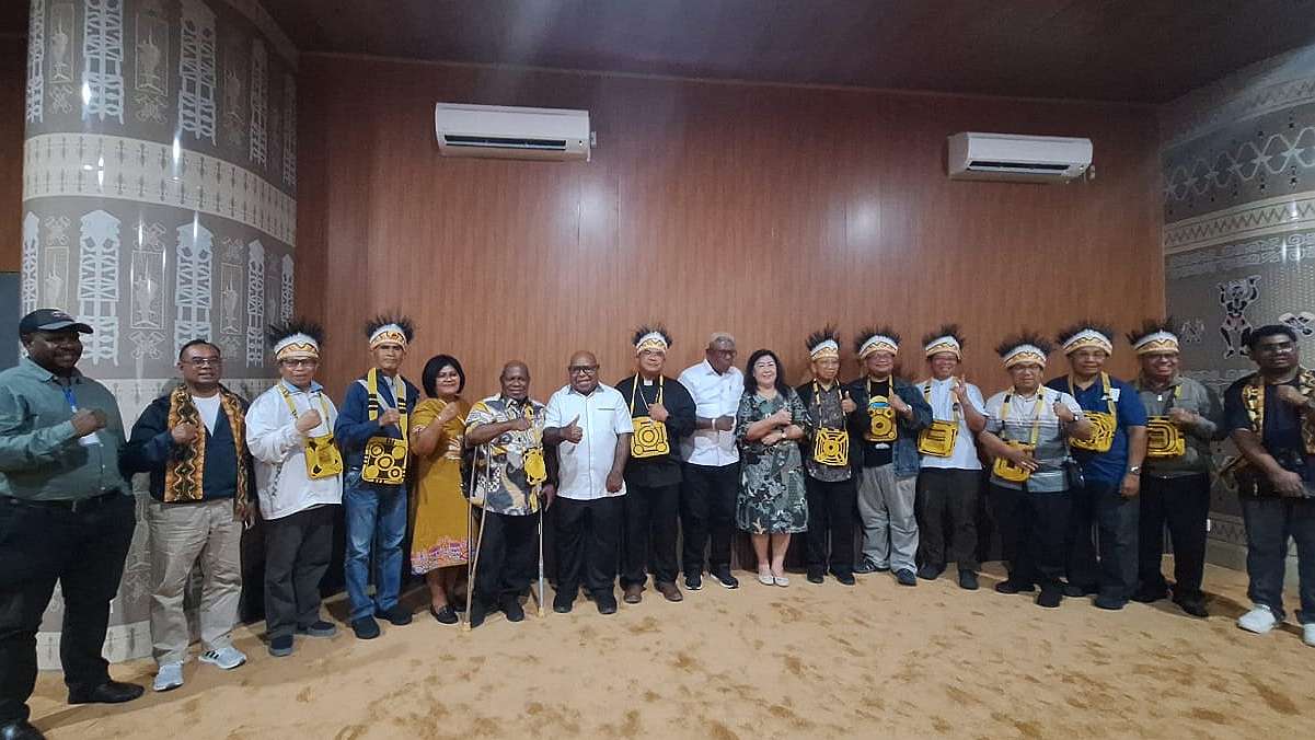 jelang-pentahbisan-16-uskup-tiba-di-timika