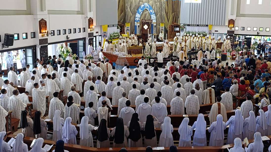 hari-ini-bernardus-bofitwos-ditahbiskan-jadi-uskup-keuskupan-timika