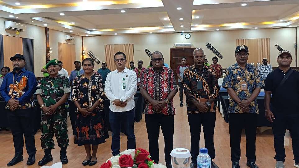 penyelenggara-pemerintahan-di-distrik-kwamki-narama-bimtek-optimalkan-pelayanan
