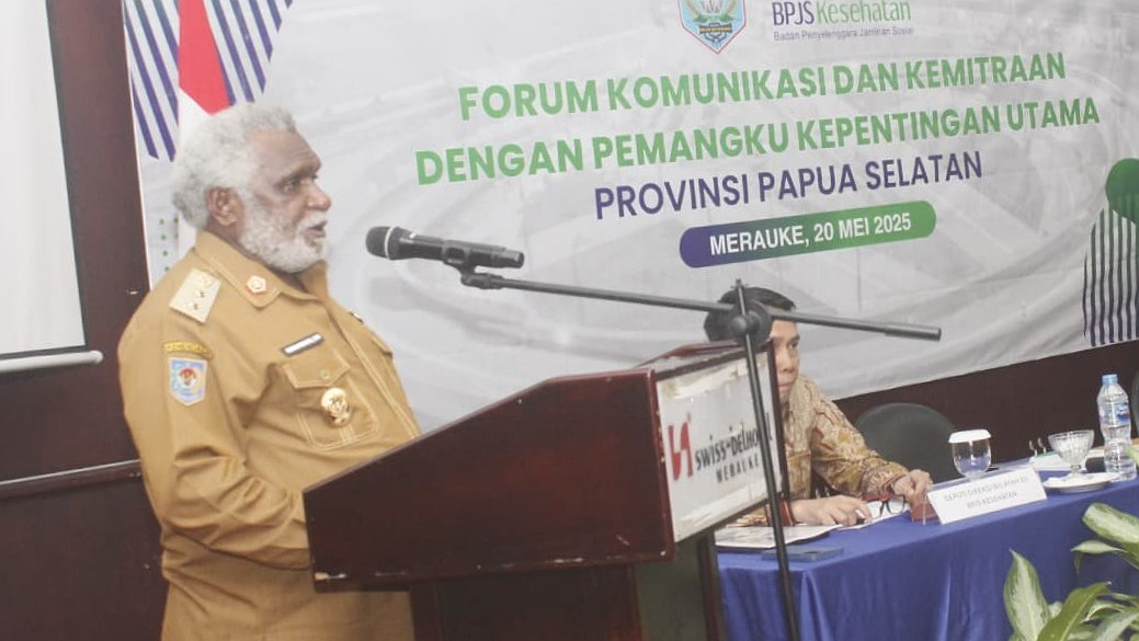 Wakil Gubernur Papua Selatan Paskalis Imadawa dalam acara Forum Komunikasi dan Kemitraan Pemangku Kepentingan Utama BPJS Kesehatan di Swiss-Belhotel Merauke, Selasa (20/5/2025). Foto: Jamal/ Papua60detik