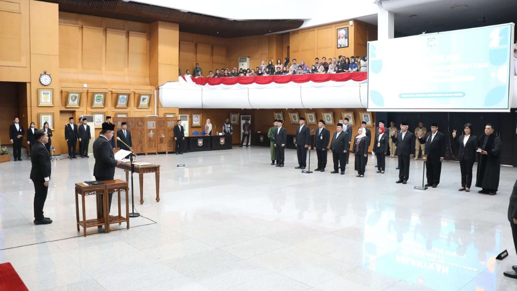Sekretaris Jenderal Kementerian Dalam Negeri (Kemendagri) Tomsi Tohir melantik 16 Pejabat Pimpinan Tinggi Pratama di lingkungan Kemendagri. Foto: Istimewa