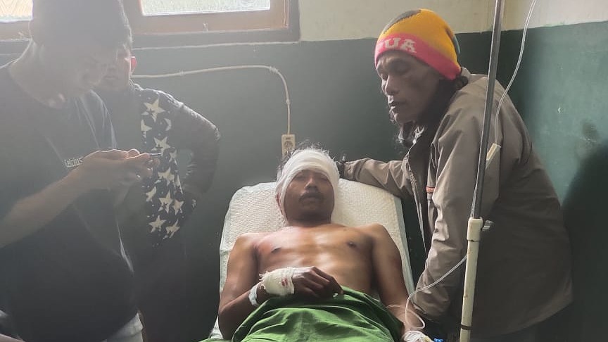 tukang-ojek-dibacok-otk-di-puncak-jaya-korban-luka-serius