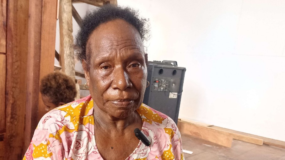 seakan-bangun-dari-mimpi-mama-veronika-dapat-rumah-layak-huni-dari-tni