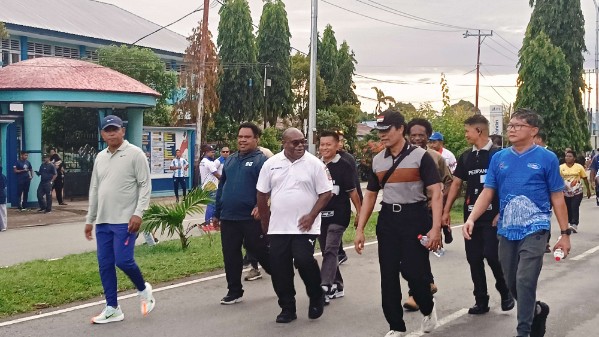 Pemprov Papua Tengah bersama Pemkab atau Pemkab Nabire meluncurkan Car Free Day (CFD) perdana di Kota Nabire, Sabtu (14/6/2025). Foto: Elias Douw/ Papua60detik