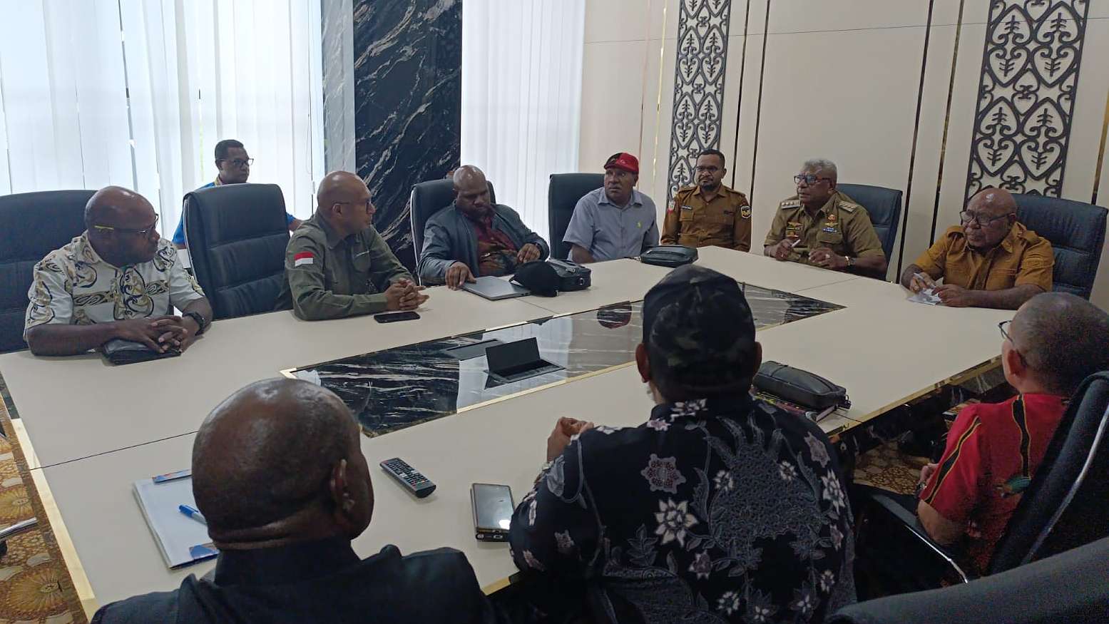 selaraskan-program-ypmak-dan-pemkab-mimika-bahas-mou