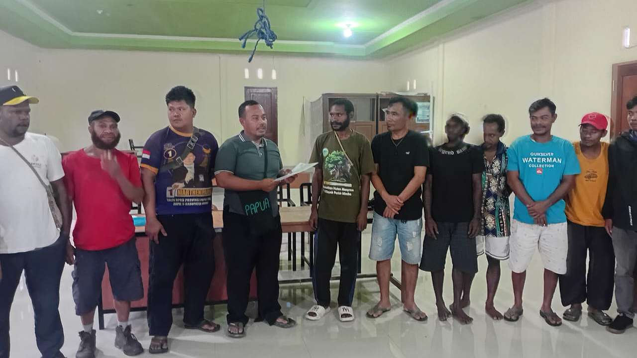 benny-tsolme-pimpin-karang-taruna-kampung-naena-muktipura