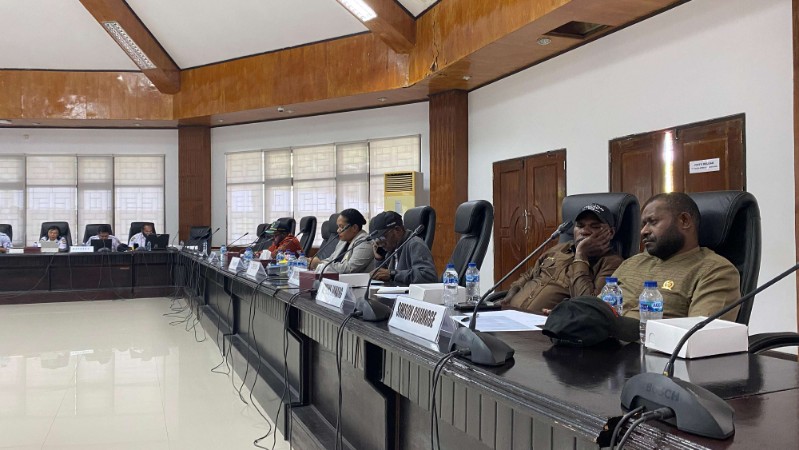 komisi-iv-dprk-mimika-rdp-bahas-pembangunan-infrastruktur-dan-penanganan-kemiskinan-ekstrem