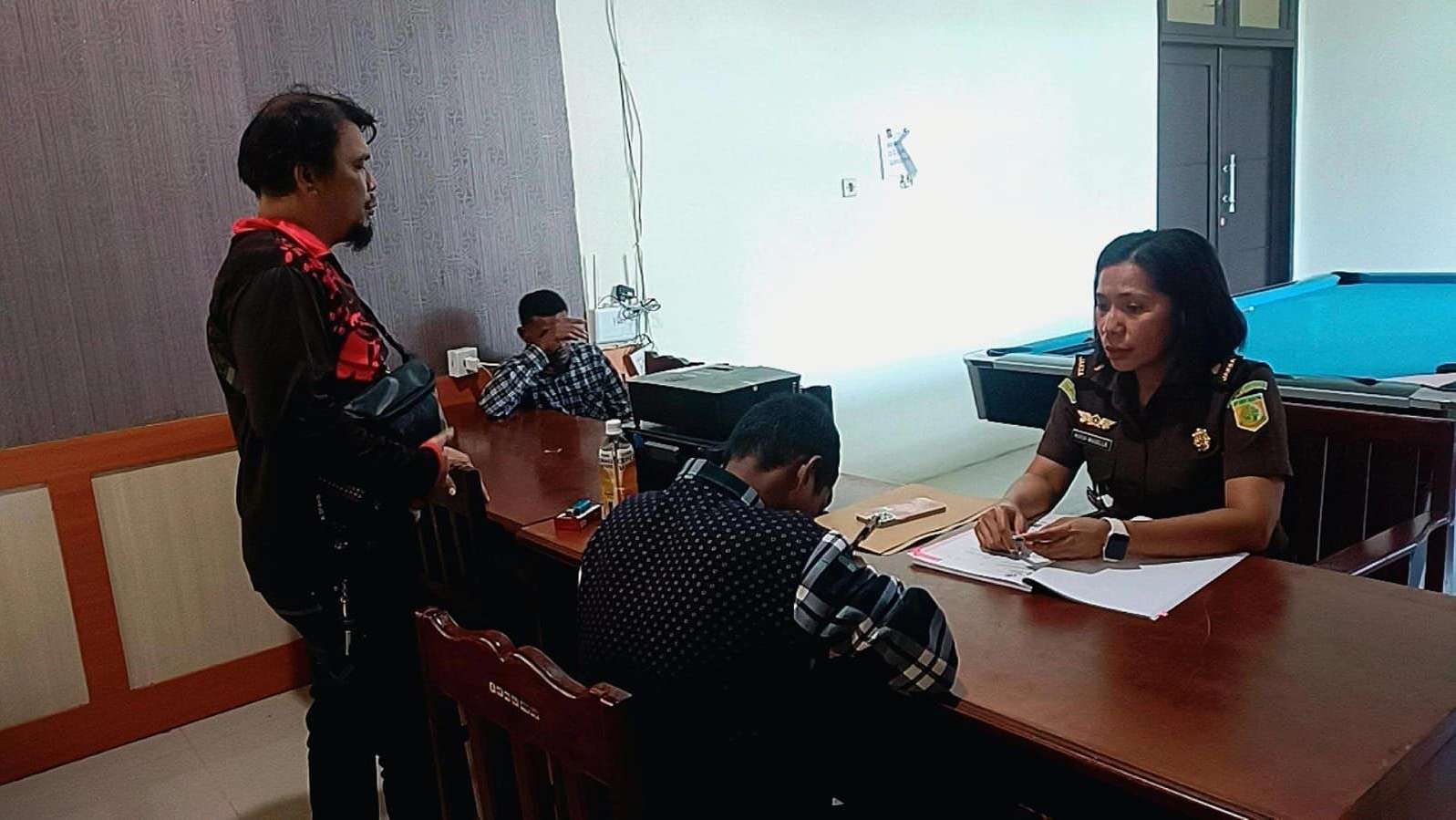 polisi-limpahkan-tersangka-kasus-pencurian-ke-kejari-mimika