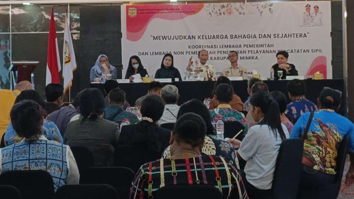 disdukcapil-mimika-dorong-penyatuan-persepsi-layanan-responsif