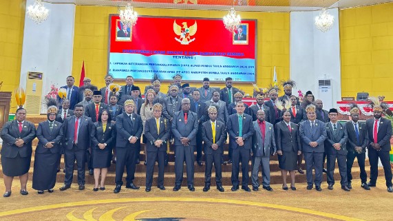 dprk-mimika-paripurna-bahas-lkpj-dan-pp-apbd-2024