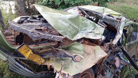 Kondisi mobil Daihatsu Xenia yang rusak parah akibat kecelakaan tragis di Jalan Poros Wasur. Foto: Istimewa