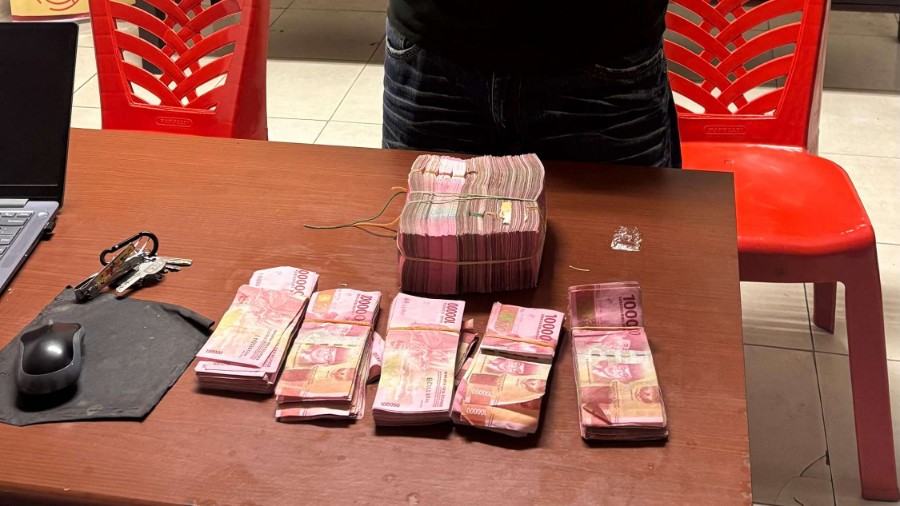 curi-uang-kepala-bps-rp200-juta-pria-ini-ditangkap-polisi