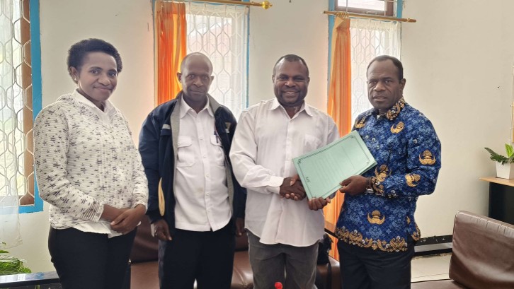 sosialisasi-bahaya-hiv-di-sekolah-kpa-dan-dinas-pendidikan-paniai-teken-mou