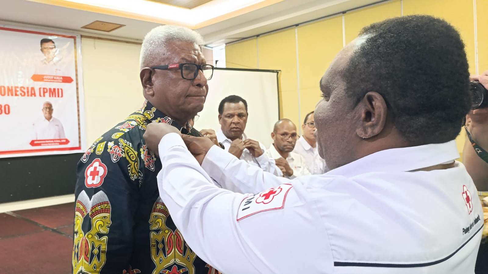 john-rettob-kembali-jadi-ketua-pmi-kabupaten-mimika