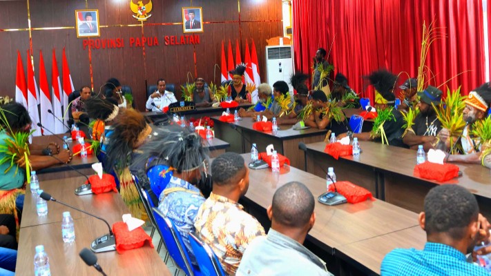 temui-gubernur-tetua-adat-marind-usulkan-formasi-tambahan-cpns-untuk-oap