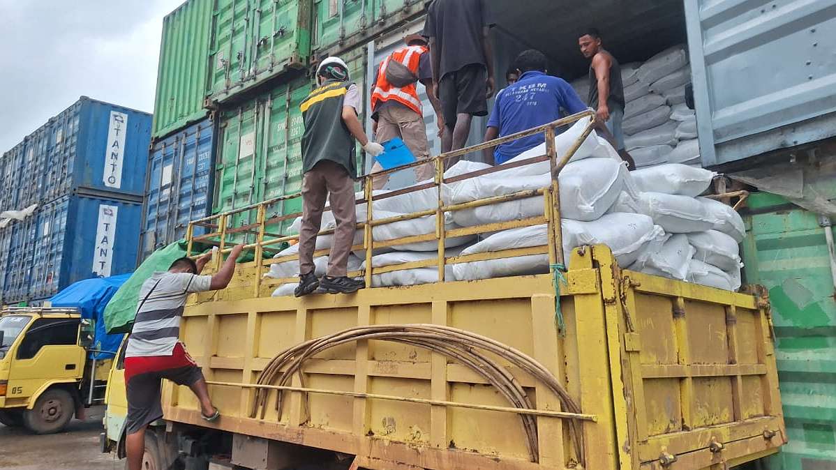 156840-kg-benih-padi-jawa-masuk-merauke