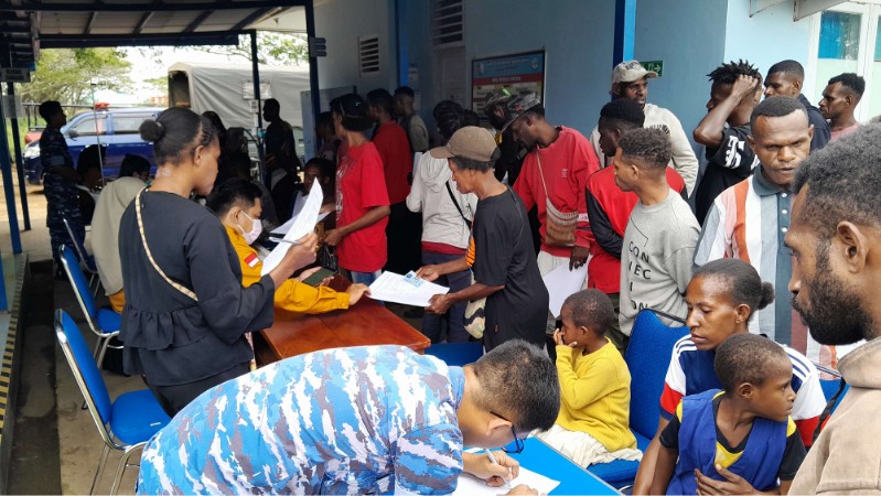 sambut-hari-bhakti-tni-au-ke-78-lanud-ja-dimara-gelar-pengobatan-gratis