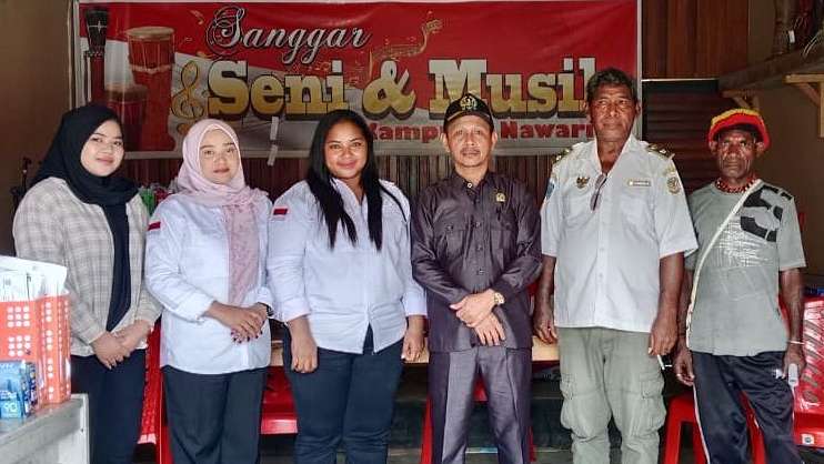 benyamin-sarira-dorong-pembangunan-ulang-balai-kampung-nawaripi