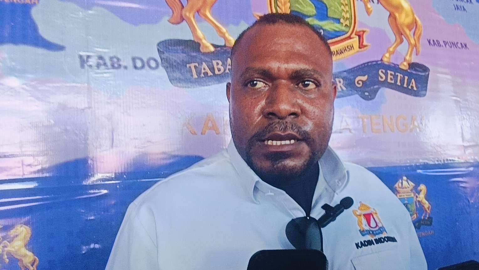 alexander-gobai-pimpin-kadin-papua-tengah