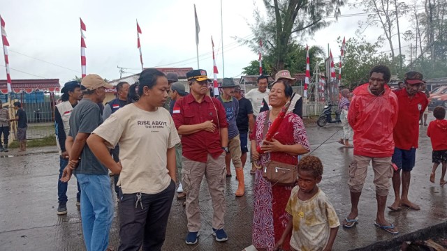 kkss-salurkan-bantuan-untuk-korban-kebakaran-di-pomako