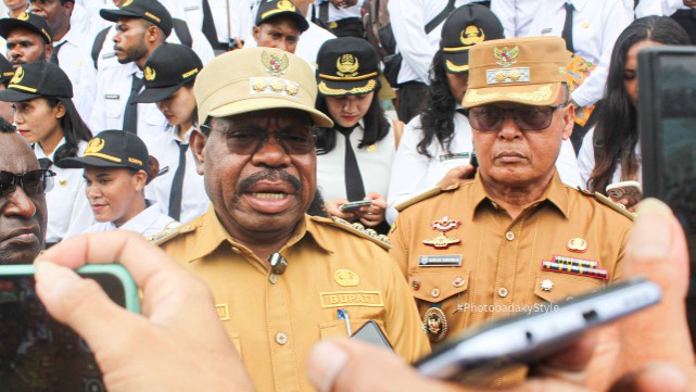 bupati-nabire-janji-lindungi-warga-yang-berani-lawan-begal