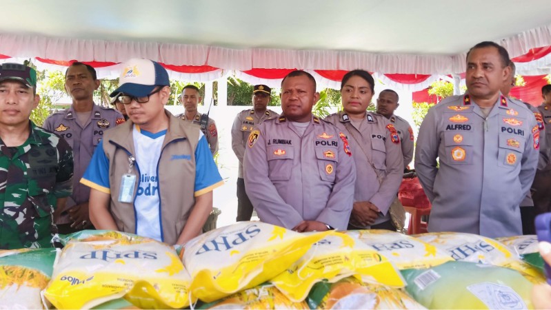 gerakan-pangan-murah-20-ton-beras-sphp-disalurkan-di-nabire