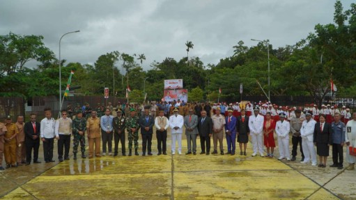 kemendagri-hadir-di-upacara-hut-ke-80-ri-di-plbn-yetetkun-papua-selatan