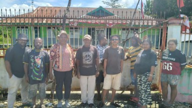 pemilik-lahan-palang-puskesmas-yaro-nabire-tagih-pemkab-lunasi-ganti-rugi