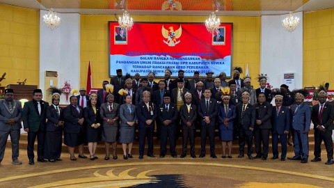 apbd-p-mimika-2025-8-fraksi-dprk-kompak-sampaikan-apresiasi-catatan-kritis