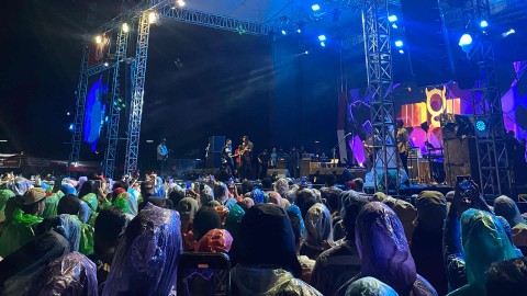 ribuan-warga-padati-festival-kolaborasi-nusantara-pt-freeport-di-kuala-kencana