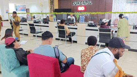 data-disdukcapil-20600-warga-mimika-sudah-gunakan-ktp-digital