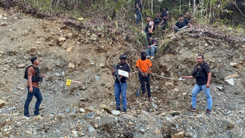 satgas-damai-cartenz-rekonstruksi-pembunuhan-dua-brimob-di-nabire-peragakan-21-adegan