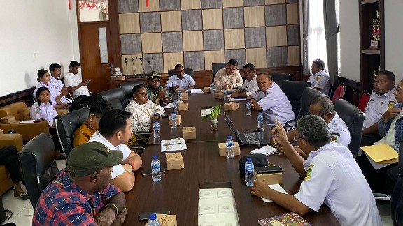 Komisi IV DPRK Mimika melaksanakan pengawasan tahap II di Dinas Perumahan Kawasan Permukiman dan Pertanahan Kabupaten Mimika, Rabu (3/9/2025) Foto: Faris/ Papua60detik