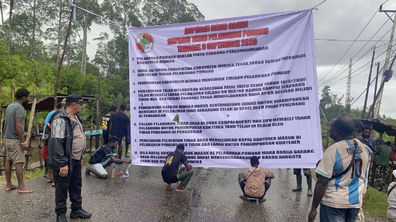 tkbm-palang-jalan-masuk-pelabuhan-tuntut-pemerintah-rampungkan-masalah-tanah