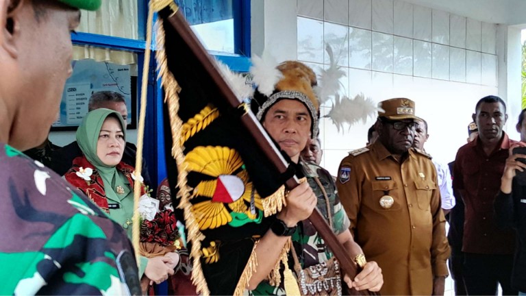 Mayjen TNI Lucki Avianto tiba di bandara Mopah Merauke. Foto : Jamal/Papua60detik