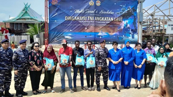tni-angkatan-laut-bakti-sosial-di-wilayah-kodaeral-xi-sambut-hut-ke-80